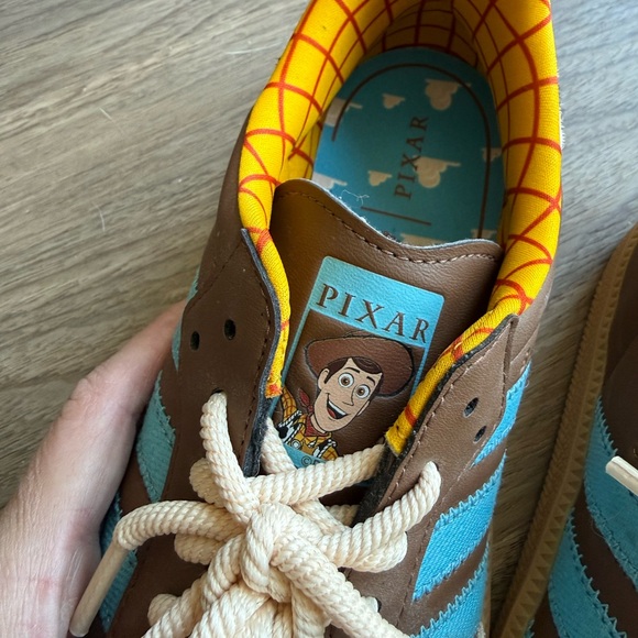 Women’s Toy Story woody samba adidas - Picture 6 of 6